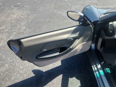 Used 2003 Porsche Boxster RWD image 10