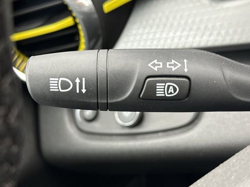 Used 2025 Chevrolet Trax LT w/ Driver Confidence Package image 19