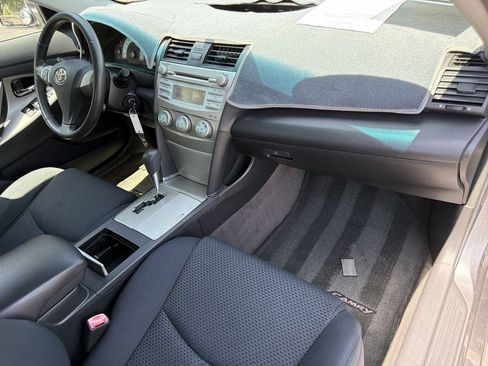Used 2009 Toyota Camry SE FWD image 25