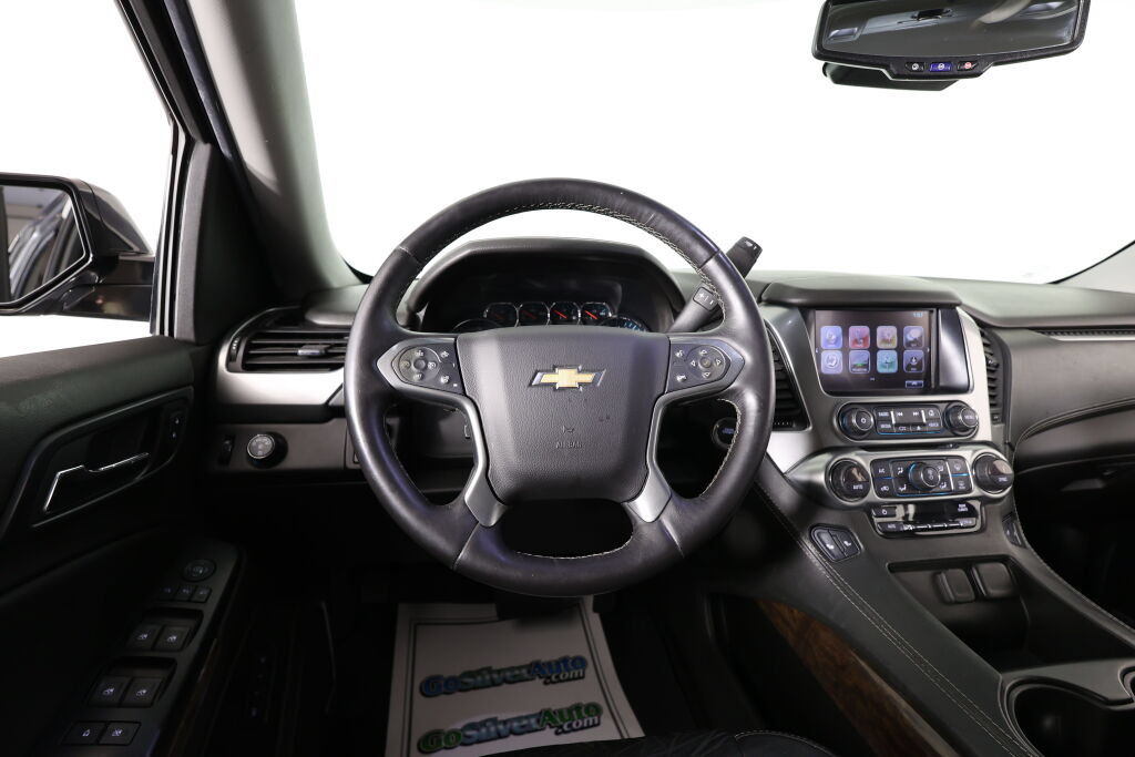 Used 2018 Chevrolet Suburban LT w/ Luxury Package RWD image 29