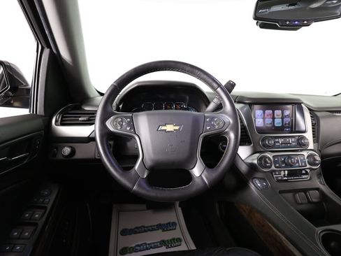Used 2018 Chevrolet Suburban LT w/ Luxury Package RWD image 29