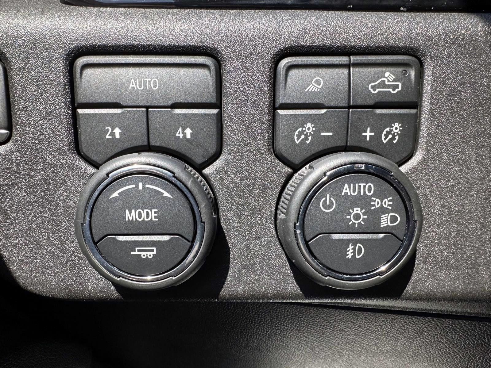 Used 2023 Chevrolet Silverado 1500 LTZ w/ LPO, Dark Essentials Package AWD/4WD image 18