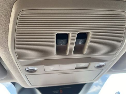 New 2025 Nissan Kicks SV w/ SV Premium Package image 25