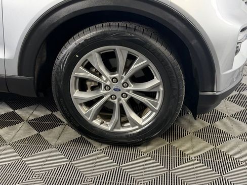 Used 2023 Ford Explorer Limited w/ Equipment Group 301A RWD image 13