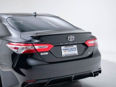 Used 2020 Toyota Camry SE image 4
