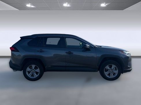 Used 2025 Toyota RAV4 LE AWD/4WD image 8