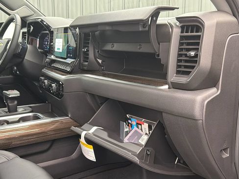 Used 2026 Chevrolet Silverado 1500 LT AWD/4WD image 36