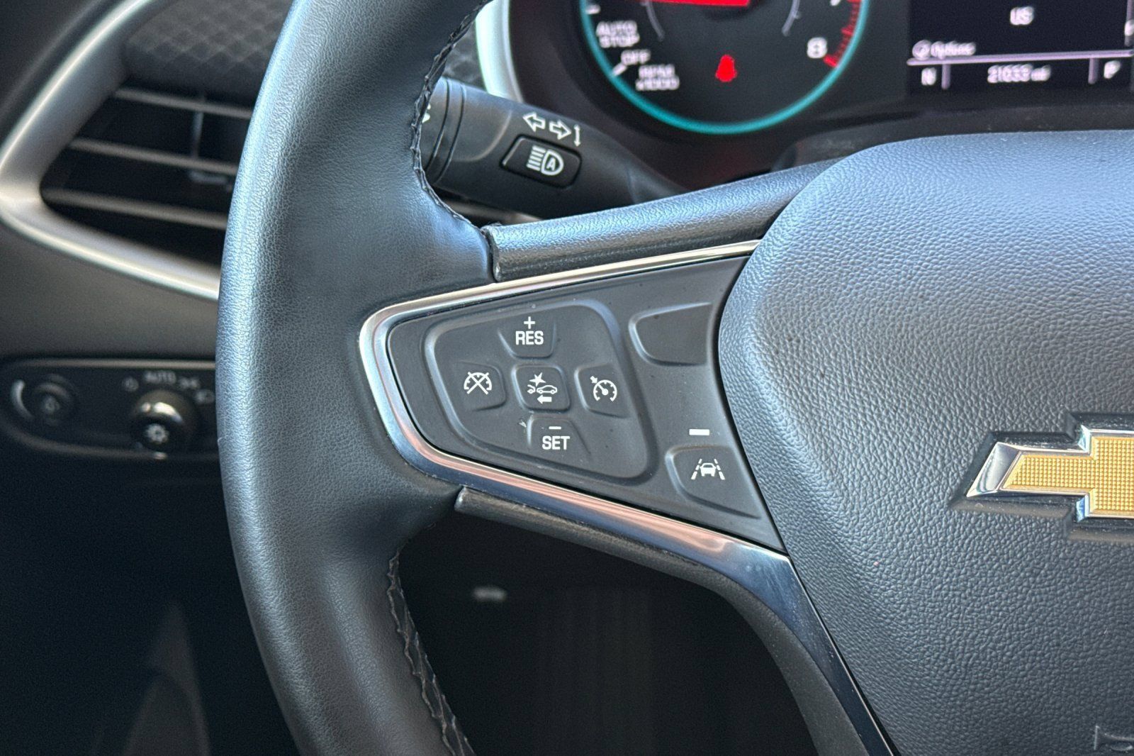 Used 2025 Chevrolet Malibu RS FWD image 33