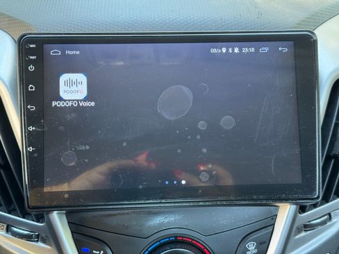 Used 2012 Hyundai Veloster FWD image 25