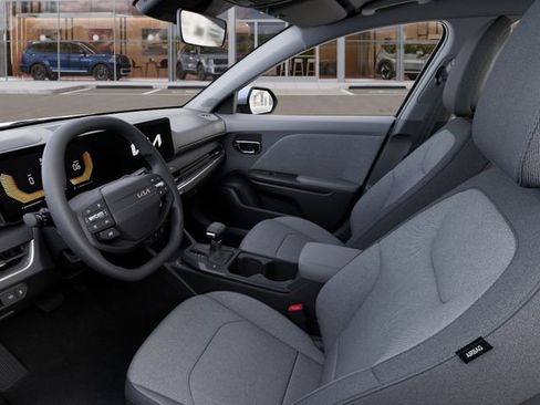 New 2025 Kia K4 FWD image 17