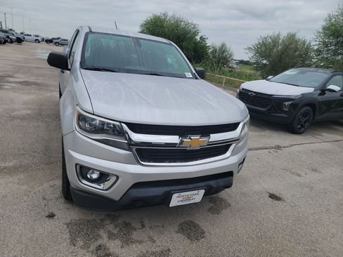 Used 2020 Chevrolet Colorado W/T RWD image 2