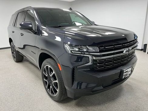Used 2022 Chevrolet Tahoe RST w/ Luxury Package AWD/4WD image 2