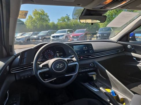 Used 2023 Hyundai Elantra SEL w/ Cargo Package FWD image 10