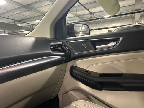 Used 2018 Ford Edge Titanium w/ Equipment Group 301A image 21