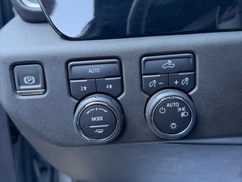 Certified 2024 Chevrolet Silverado 1500 LT AWD/4WD image 15