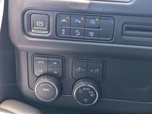 Used 2024 Chevrolet Tahoe Z71 w/ Luxury Package AWD/4WD image 25
