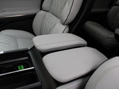 New 2026 Lincoln Navigator L Black Label AWD/4WD image 50