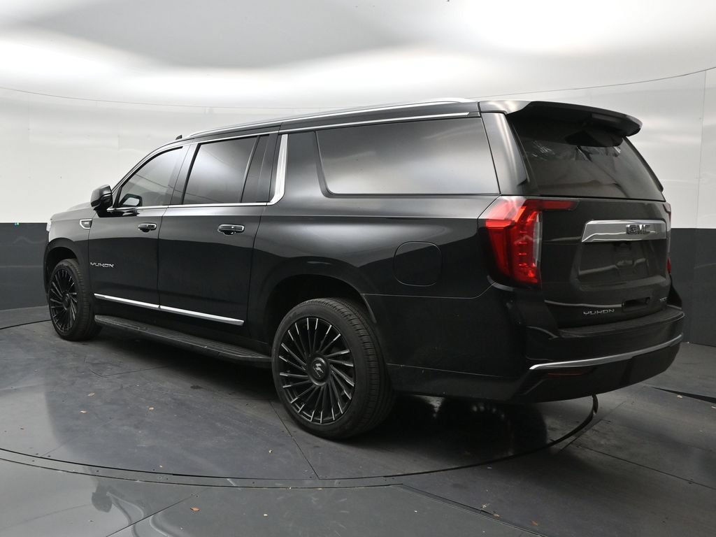 Used 2023 GMC Yukon XL SLT w/ SLT Luxury Package RWD image 3