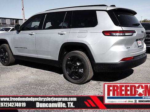 New 2025 Jeep Grand Cherokee L Altitude image 3