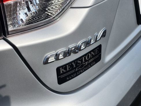 Used 2025 Toyota Corolla LE image 12