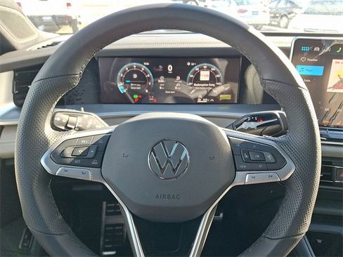 New 2026 Volkswagen Tiguan SE R-Line image 10