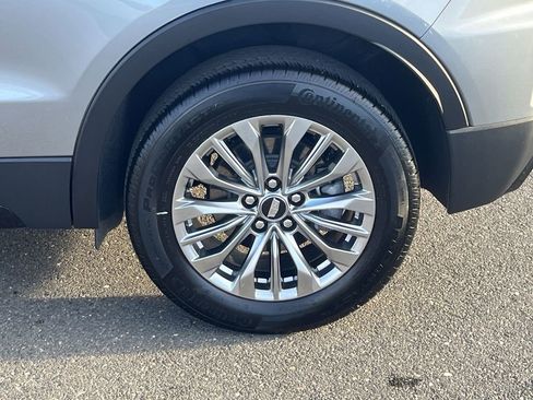 Used 2025 Cadillac XT4 Premium Luxury image 32