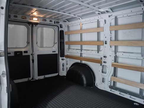 Used 2025 RAM ProMaster 2500 w/ U-Haul Equipment Group FWD image 37