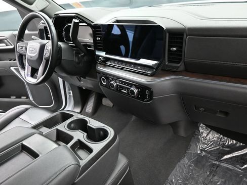 Used 2024 GMC Sierra 1500 SLT AWD/4WD image 26