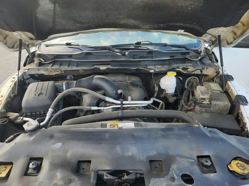 Used 2019 RAM 1500 Classic SLT AWD/4WD image 27
