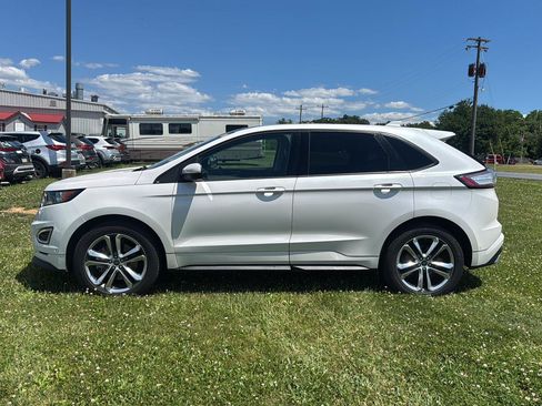 Used 2018 Ford Edge Sport w/ Equipment Group 401A AWD/4WD image 2