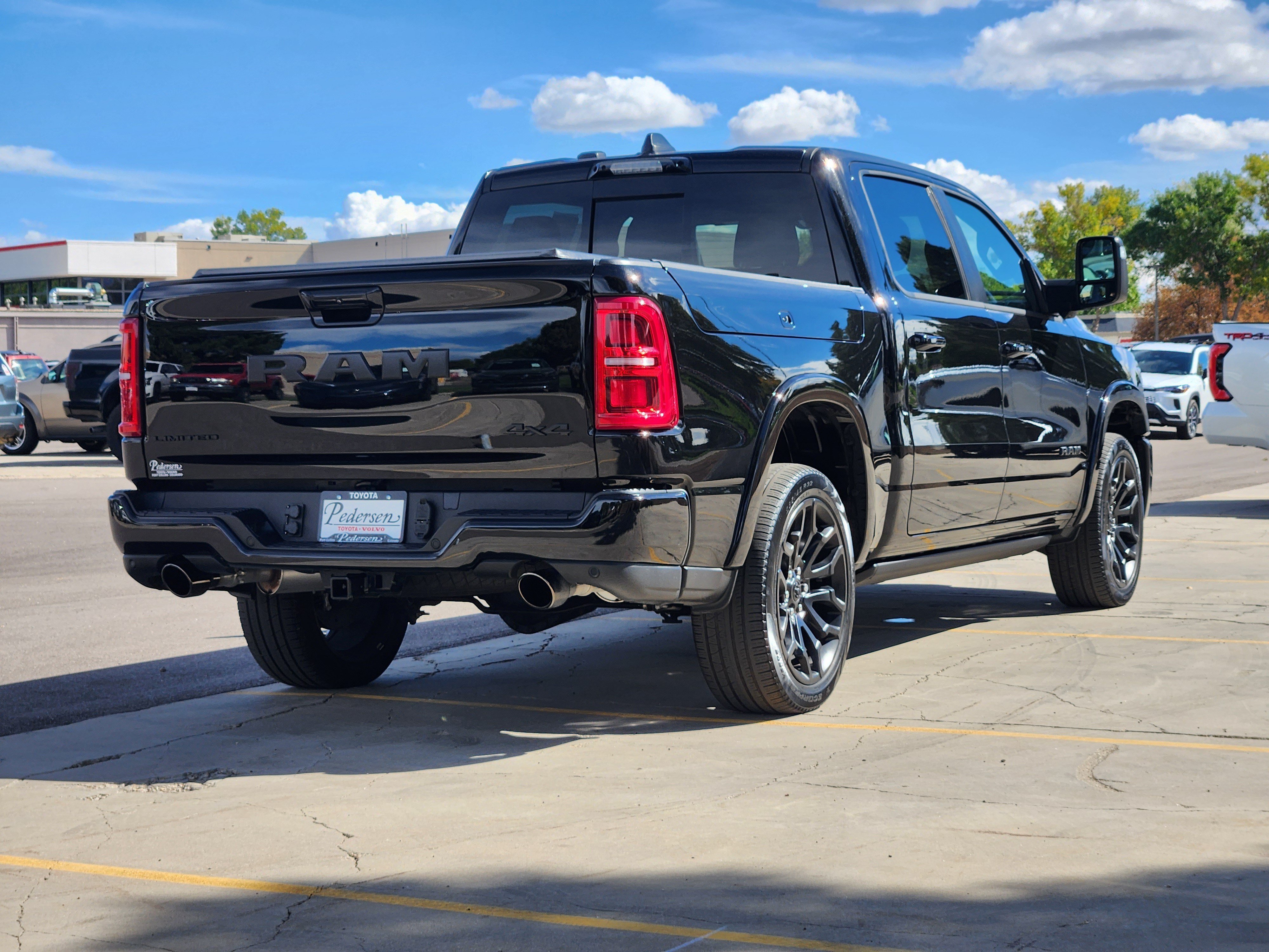 Used 2025 RAM 1500 Limited AWD/4WD image 5