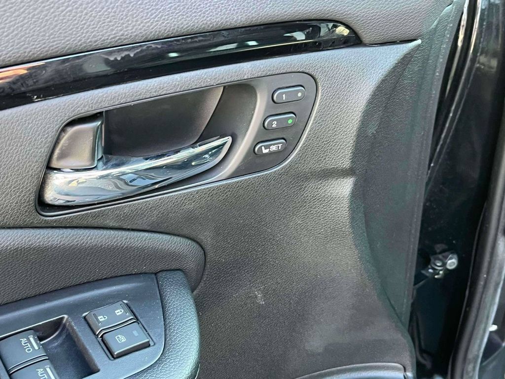 Used 2019 Honda Pilot Elite image 16