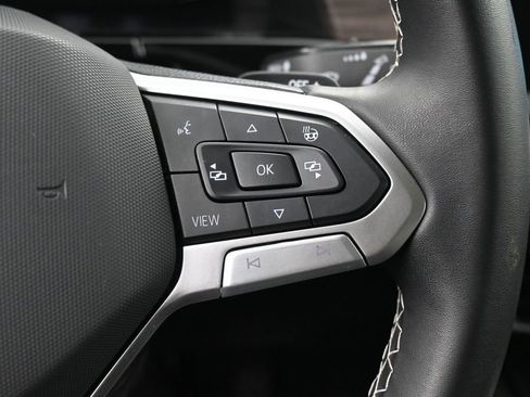 Used 2024 Volkswagen Atlas SEL AWD/4WD image 16