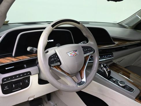 Used 2022 Cadillac Escalade Sport Platinum w/ LPO, Floor Liner Package AWD/4WD image 11