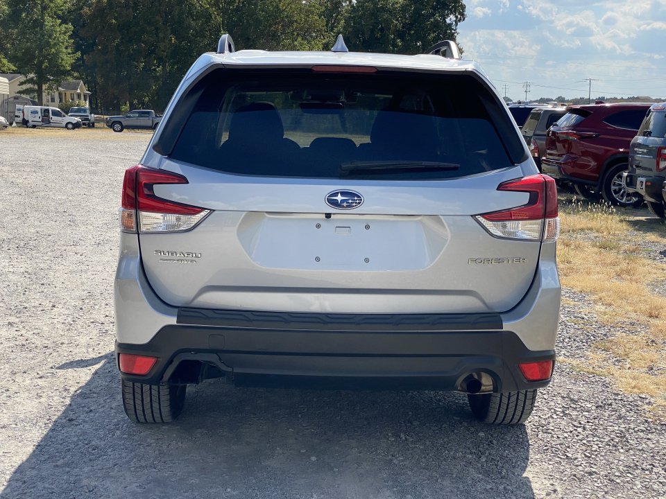 Used 2019 Subaru Forester Premium AWD/4WD image 6