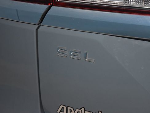 Certified 2025 Volkswagen Atlas SEL Premium R-Line image 27
