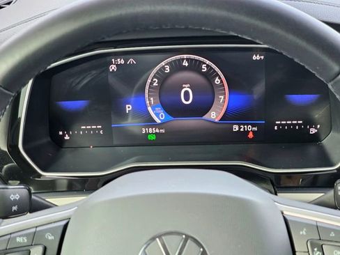 Used 2024 Volkswagen Jetta SE image 33