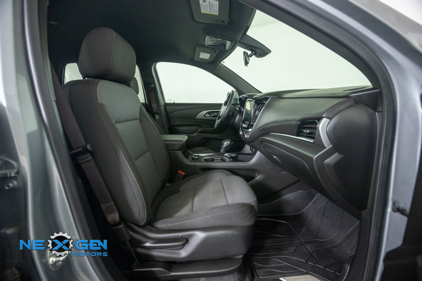 Used 2023 Chevrolet Traverse LT w/ LPO, Floor Liner Package AWD/4WD image 44