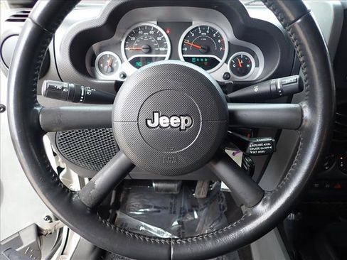 Used 2010 Jeep Wrangler Unlimited Rubicon AWD/4WD image 10