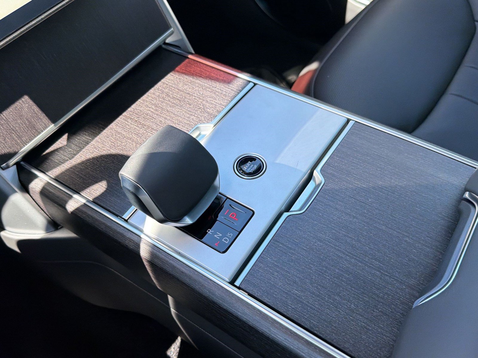 New 2026 Land Rover Range Rover SE AWD/4WD image 18