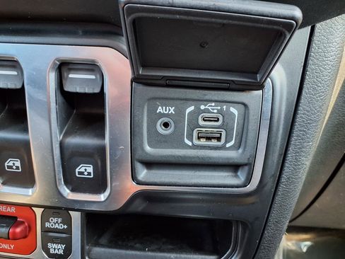 Used 2021 Jeep Wrangler Rubicon image 7