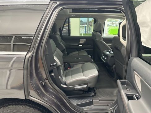 New 2025 Ford Expedition Active image 47