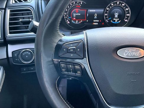 Used 2018 Ford Explorer Platinum AWD/4WD image 24