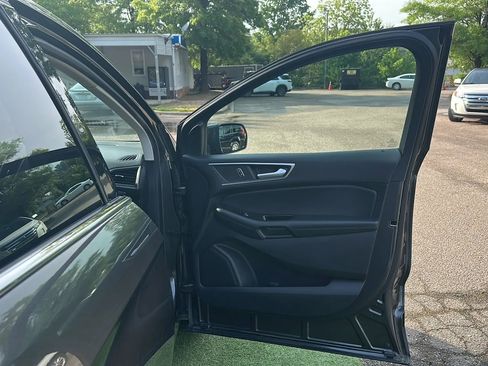 Used 2019 Ford Edge SEL w/ Equipment Group 201A FWD image 24