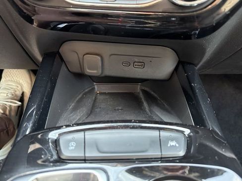 Used 2024 Chevrolet Trax RS w/ Sunroof Package image 29