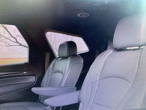 Used 2024 Buick Enclave Premium image 18