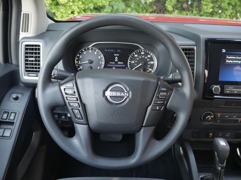Certified 2023 Nissan Frontier SV w/ Technology Package AWD/4WD image 6