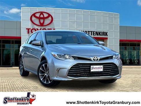 Used 2016 Toyota Avalon XLE Premium image 1
