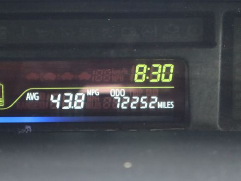 Used 2014 Toyota Prius V Three FWD image 24