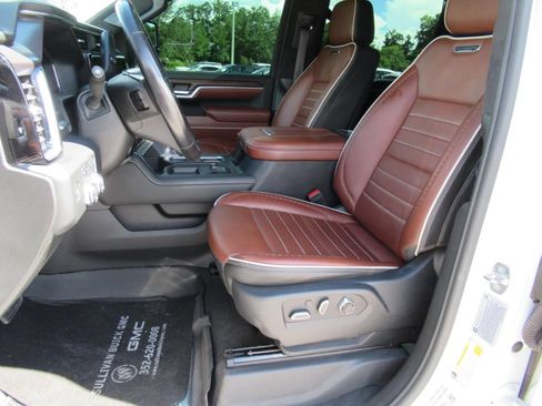 Used 2024 GMC Sierra 3500 Denali Ultimate AWD/4WD image 19